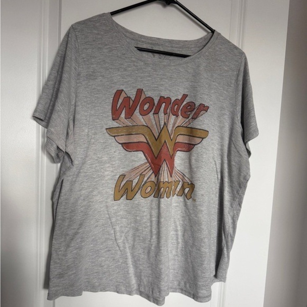 Wonder Woman Graphic T‎ Shirt Gray Short Sleeve Vintage Style Size 1X